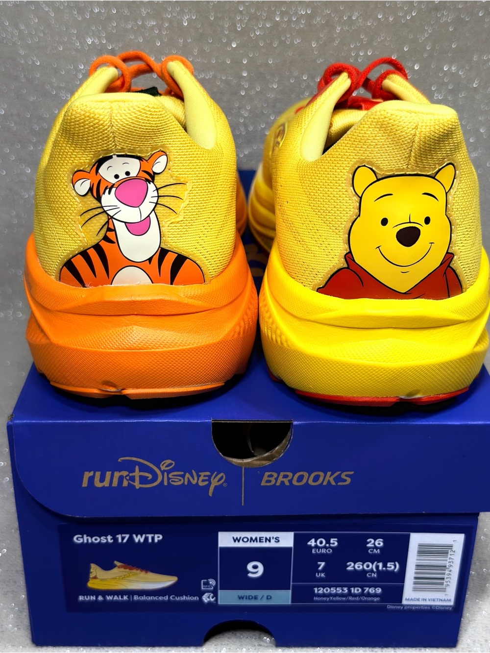 9 WIDE runDisney Pooh Womens Brooks Ghost 17 Winnie The Pooh 2026 IN HAND! NIB